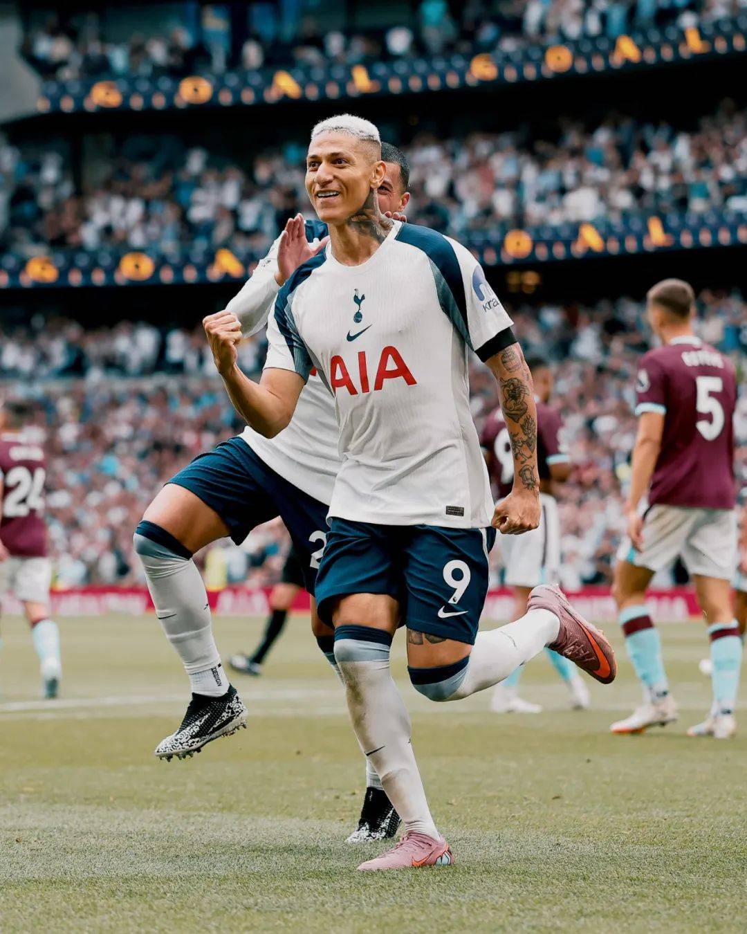 开云体育下载-转折点！里昂迎来里程碑，英超集结日攻防权衡，震撼外界，赛季目标并未改变的简单介绍