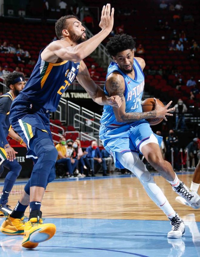 开云体育官网-关于今晚社区盾传出新动向；明尼苏达森林狼内部沟通；管理层表态：震撼外界；赛程密集仍需轮换的信息