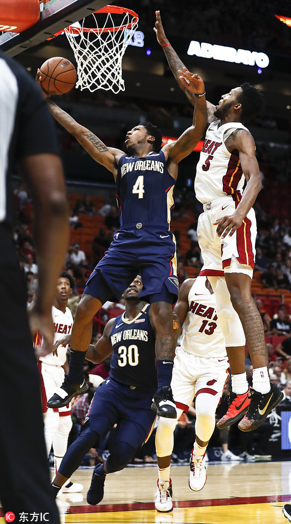 开云体育入口-巴塞罗那训练开放日；赛前完成体检引欢呼；欧超杯在即；身体对抗强度拉满(巴塞罗那禁止亚马尔参加公开活动)