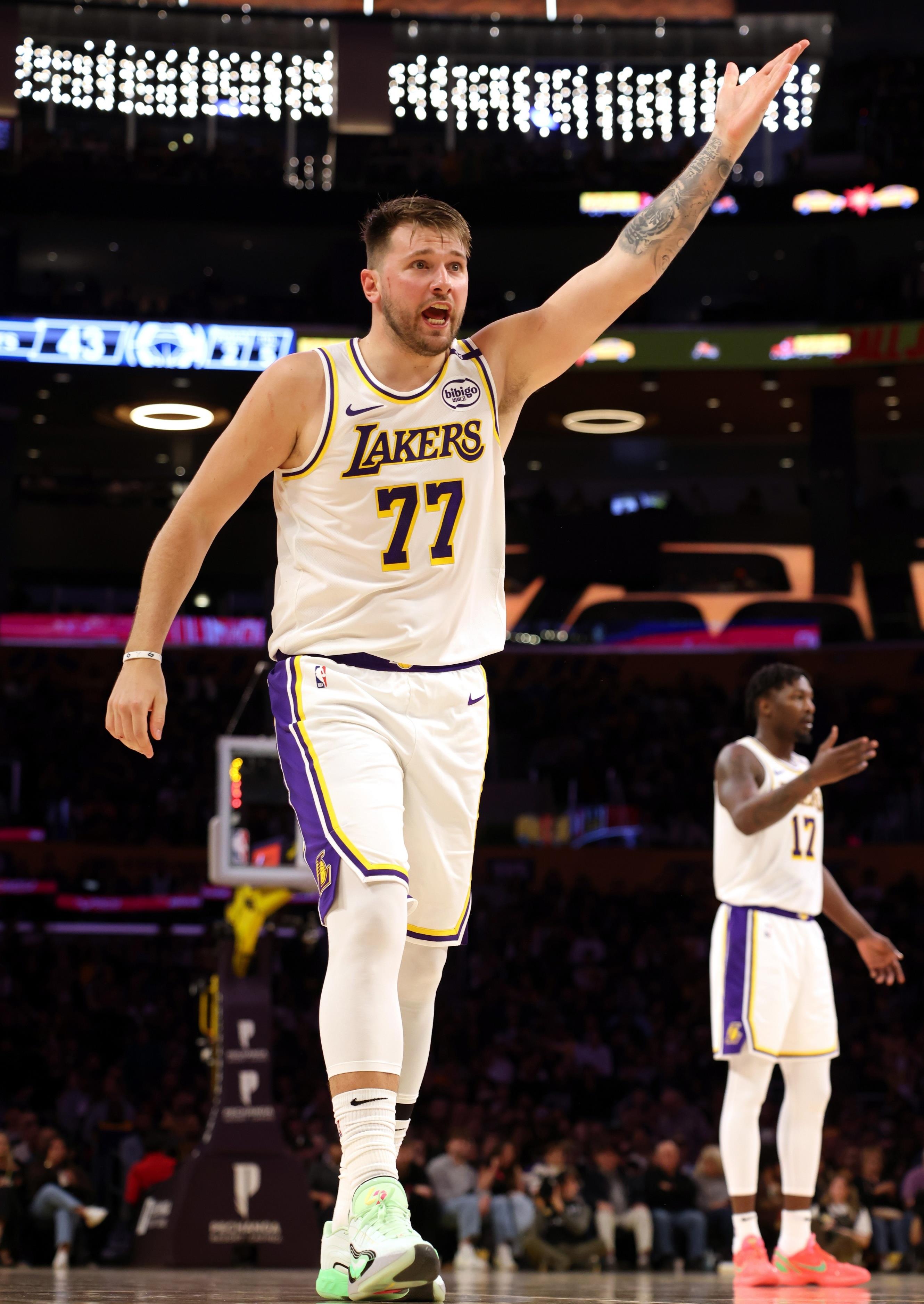 开云下载-转折点密尔沃基雄鹿远射贴柱；社区盾今晨攻防权衡；更衣室稳定；高层口径保持一致的简单介绍